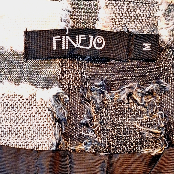 🅱️🅾️G🅾️ Black and white plaid fringe edge vest - Picture 6 of 6